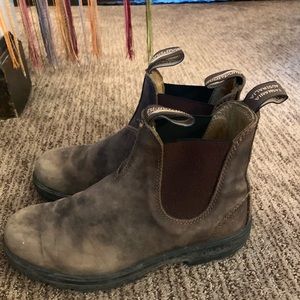 Blundstone boots (brown)